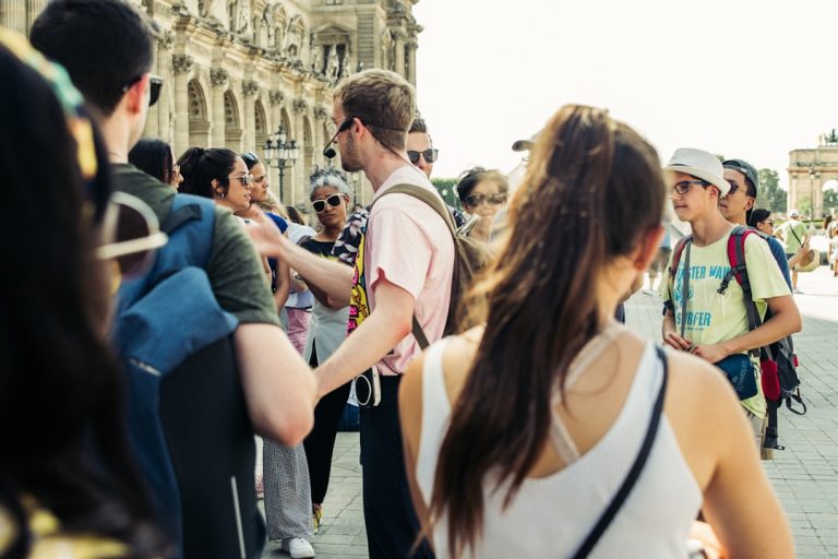Descubre cómo los Tours Guiados transforman comunidades locales.